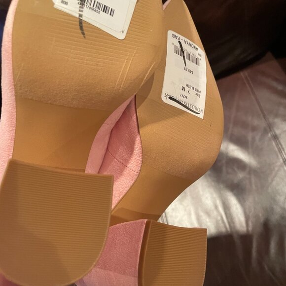 Audry Block Heel Pump Abound, size 7 - Picture 7 of 7